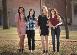 (v.l.n.r.) Reyna (Geri-Nikole Love); Suki (Ann Hu); Olivia (Ashley Wood); Colleen (Joy Darash)