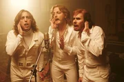 Bis zur Perfektion, oder doch eher bis zum h&ouml;chsten Ton? Die Bee Gees proben (vlnr.: Alexander Schubert, Holger Stockhaus und Carsten Strauch).