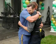 L-R: Guest Star Rob Gronkowski (as himself) and Frank Shaw (Joel McHale)