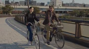 Der Toilettenreiniger Hirayama (K&ocirc;ji Yakusho) und seine Nichte Niko (Arisa Nakano)