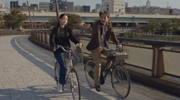 Der Toilettenreiniger Hirayama (K&ocirc;ji Yakusho) und seine Nichte Niko (Arisa Nakano)
