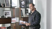 Detective Elliot Stablers (Christopher Meloni) Verdacht fällt auf den Ehemann des Opfers. Hat dieser seine Frau vergiftet? Detective Elliot Stablers (Christopher Meloni) Verdacht fällt auf den Ehemann des Opfers. Hat dieser seine Frau vergiftet?