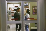 Machen sich große Sorgen um Izzie: Alex (Justin Chambers, l.) und Cristina (Sandra Oh, r.) ...