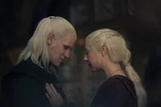 l-r: Matt Smith als Prince Daemon Targaryen, Emma D'Arcy als Queen Rhaenyra Targaryen l-r: Matt Smith als Prince Daemon Targaryen, Emma D'Arcy als Queen Rhaenyra Targaryen