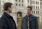 "The Thing About Heroes" — Det. Mac Taylor (Gary Sinise) und Det. Don Flack (Eddie Cahill) kommen dem 333-Stalker näher, setzen Hinweise aus Chicago zusammen und erkennen schließlich die Bedeutung der Zahlen 333. "The Thing About Heroes" — Det. Mac Taylor (Gary Sinise) und Det. Don Flack (Eddie Cahill) kommen dem 333-Stalker näher, setzen Hinweise aus Chicago zusammen und erkennen schließlich die Bedeutung der Zahlen 333.