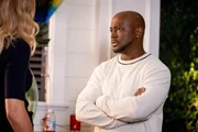 Monet Mazur (Laura Fine-Baker), Taye Diggs (Billy Baker).