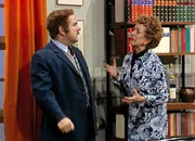 Die Schwindelfiliale Komödie von Curt Kraatz und Max Neal Buchhalter Justus, der unfreiwillige Komplize: Jörg Schneider als Justus, Stephanie Glaser als Barbara Die Schwindelfiliale Komödie von Curt Kraatz und Max Neal Buchhalter Justus, der unfreiwillige Komplize: Jörg Schneider als Justus, Stephanie Glaser als Barbara