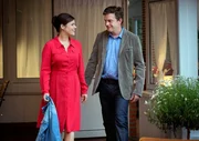 Katja (Katharina Wackernagel) hat sich mit ihrem langj&auml;hrigen Kollegen Bernhard (Sebastian Bezzel) auf eine Beziehung eingelassen.