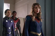 (v.l.n.r.) Brainiac-5 (Jesse Rath); Hank Henshaw alias J'onn J'onzz (David Harewood); Kara alias Supergirl (Melissa Benoist)