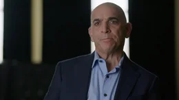 Arnie Bernstein ist mehrfach ausgezeichneter Autor aus Chicago. In seinem aktuellen Werk befasst er sich mit dem Amerikadeutschen Bund.