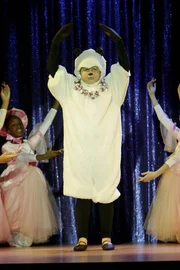 Jakes (Angus T. Jones) gro&szlig;er Auftritt ...