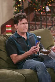 Charlie m&ouml;chte den Weihnachtsabend ungest&ouml;rt mit seiner neuen Freundin Gloria im Bett verbringen - doch dann kommt alles ganz anders.