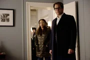 Danny (Jaime Lee Kirchner, l.) ruft Bull (Michael Weatherly, r.) zu Sean Laharis Wohnung - dort machen sie einen grausigen Fund ...