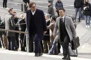 Benny (Freddy Rodriguez, r.) und Bull (Michael Weatherly, l.) klagen Brannigan Trust wegen ihrer dubiosen Aktiengeschäfte an - obwohl Bull damit seine eigene Firma riskiert. Zudem hat Richter Vortuba den Vorsitz, der nicht gut auf Bull und seine Arbeitsweise zu sprechen ist ...