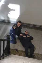 Jamie Reagan (Will Estes. l.); Eddie Janko (Vanessa Ray, r.)