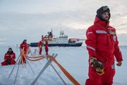 Arctic Drift - Ein Jahr auf dünnem Eis
Messungen im Eis
