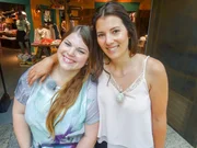 Svenja (r.) zusammen mit ihrer Shoppingbegleitung Katharina.