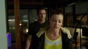 Shay (Lauren German) st&uuml;rmt v&ouml;llig aufgebracht in Kellys (Taylor Kinney) Wohnung! Sie hat versucht ihn anzurufen, denn der perfekte Zeitpunkt f&uuml;r eine k&uuml;nstliche Befruchtung ist gekommen...  +++