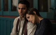 Alberto Márquez (Miguel Ángel Silvestre, l.); Ana Rivera (Paula Echevarría, r.) Alberto Márquez (Miguel Ángel Silvestre, l.); Ana Rivera (Paula Echevarría, r.)