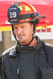 Josh Randall (Captain Sean Beckett). Josh Randall (Captain Sean Beckett).