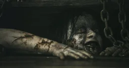 Mia (Jane Levy)