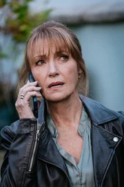 Harry Wild (Jane Seymour) nimmt Kontakt zu dem Verd&auml;chtigen auf, der Fergus in seine Gewalt gebracht hat.