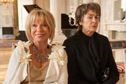 Oma Susanne (Judy Winter, l.) und Oma Ilse (Thekla Carola Wied, r.) können sich nicht ausstehen.