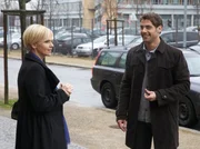 Niklas Ahrend (Roy Peter Link), Kathrins Halbbruder, hat einen Chirurgenposten in einer australischen Klinik in Aussicht. Kathrin (Andrea Kathrin Loewig) w&uuml;rde sich freuen, noch etwas mehr Zeit mit Niklas verbringen und ihn n&auml;her kennenlernen zu k&ouml;nnen. Auch Niklas bedauert es, seine neugewonnene Schwester gleich wieder verlassen zu m&uuml;ssen. Doch Kathrin hat die Idee, einfach in der Sachsenklinik nach einer M&ouml;glichkeit f&uuml;r Niklas zu fragen.