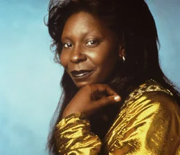 Mit Hilfe eines Mediums (Whoopi Goldberg) gelingt es Sam seine Frau Molly davon zu &uuml;berzeugen, dass er klatbl&uuml;tig ermordet wurde.
