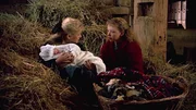 (v.l.) Sara Stanley (Sarah Polley) mit Baby, Felicity King (Gema Zamprogna) (v.l.) Sara Stanley (Sarah Polley) mit Baby, Felicity King (Gema Zamprogna)