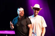 Die Hosts und Gründer der Show "Hood Comedy" sind Halid Rizvanovic (li.) und Bruno Banarby. Die Hosts und Gründer der Show "Hood Comedy" sind Halid Rizvanovic (li.) und Bruno Banarby.