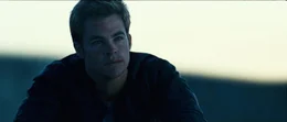 Die Geburt einer Legende: Captain James Tiberius Kirk (Chris Pine) erblickte als S&auml;ugling beim ersten Augenaufschlag nicht das Licht unserer Welt, sondern den Ereignishorizont eines schwarzen Loches ...