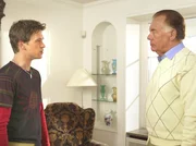 Ralf Bogner (Peter Schneider) hat erhebliche Probleme mit dem Freund seiner Mutter (Klausjürgen Wussow). Er entschließt sich zu Hause auszuziehen. Ralf Bogner (Peter Schneider) hat erhebliche Probleme mit dem Freund seiner Mutter (Klausjürgen Wussow). Er entschließt sich zu Hause auszuziehen.