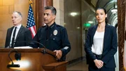 Von links: Robert Hicks (Patrick St. Esprit), Chief Rivera (Jesus Ruiz) und Jessica Cortez (Stephanie Sigman) Von links: Robert Hicks (Patrick St. Esprit), Chief Rivera (Jesus Ruiz) und Jessica Cortez (Stephanie Sigman)