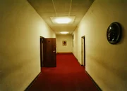 Die Staatssicherheit der DDR war einer der m&auml;chtigsten Geheimdienste der Welt, f&uuml;r den mehr als 200.000 Menschen arbeiteten - hauptamtliche Mitarbeiter und inoffizielle Spitzel. Eine streng abgeschottete Welt, deren Geheimnisse nach und nach enth&uuml;llt werden.