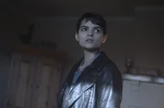Verity (Brianna Hildebrand) glaubt nicht daran, dass Marcus und Tomas Andy wirklich helfen können und trotzdem entschließt sie sich dazu, die beiden Exorzisten bei ihrer Arbeit zu unterstützen ... Verity (Brianna Hildebrand) glaubt nicht daran, dass Marcus und Tomas Andy wirklich helfen können und trotzdem entschließt sie sich dazu, die beiden Exorzisten bei ihrer Arbeit zu unterstützen ...