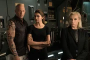 F&uuml;r (v.l.n.r.) Xander (Vin Diesel), Serena (Deepika Padukone), Jane (Toni Collette) und das restliche Team beginnt ein Wettlauf gegen die Zeit, als ein Schurke sich an ihre Fersen heftet, um eine gef&auml;hrliche Waffe in die H&auml;nde zu bekommen ...
