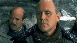 Die Gangster Eric Qualen (John Lithgow, re.) und Richard Travers (Rex Linn) sind hochgef&auml;hrlich und gehen &uuml;ber Leichen, um an das Geld zu kommen..