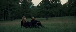 Rosalee Quaid (Rosamund Pike) und Capt. Joseph J. Blocker (Christian Bale)
