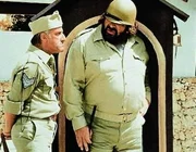 Banana Joe (Bud Spencer, re.)