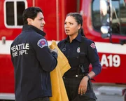 Theo Ruiz (Carlos Miranda, l.); Victoria Hughes (Barrett Doss, r.) Theo Ruiz (Carlos Miranda, l.); Victoria Hughes (Barrett Doss, r.)