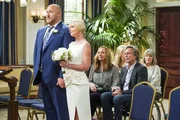 L-R: Andy (Will Sasso), Jill (Jaime Pressly), Bonnie (Allison Janney), Adam (William Fichtner) L-R: Andy (Will Sasso), Jill (Jaime Pressly), Bonnie (Allison Janney), Adam (William Fichtner)