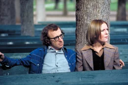 Allan (Woody Allen, l.); Linda (Diane Keaton, r.)