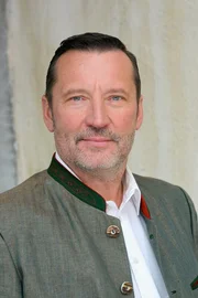 Bernd Albus (Walter Schuster)