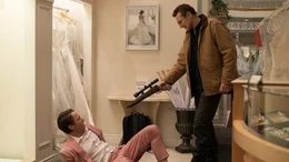 Nels Coxman (Liam Neeson r.) will von Limbo (Bradley Stryker, l.) den Namen seines Auftraggebers h&ouml;ren.