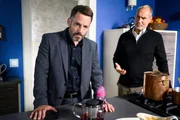 Justus (Matthias Brüggenolte, l.) ist entschlossener denn je, seinen Plan umzusetzen. Rechts Richard (Silvan-Pierre Leirich). Justus (Matthias Brüggenolte, l.) ist entschlossener denn je, seinen Plan umzusetzen. Rechts Richard (Silvan-Pierre Leirich).