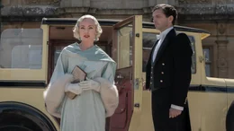 Myrna Dalgleish (Laura Haddock, l.); Andy Parker (Michael Fox, r.)