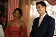 Iris West-Allen (Candice Patton, l.); Barry Allen (Grant Gustin, r.)
