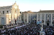 Beim Fest der heiligen Agatha versammeln sich eine halbe Million Sizilianer in Catania und beten zur Schutzheiligen Catanias.
