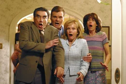 L-R: Mr. Levenstein (Eugene Levy),  Mr. Flaherty (Fred William), Mrs. Flaherty (Deborah Rush) und Mrs. Levenstein (Molly Cheek).
